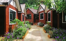 Phi Phi Long Beach Bungalow